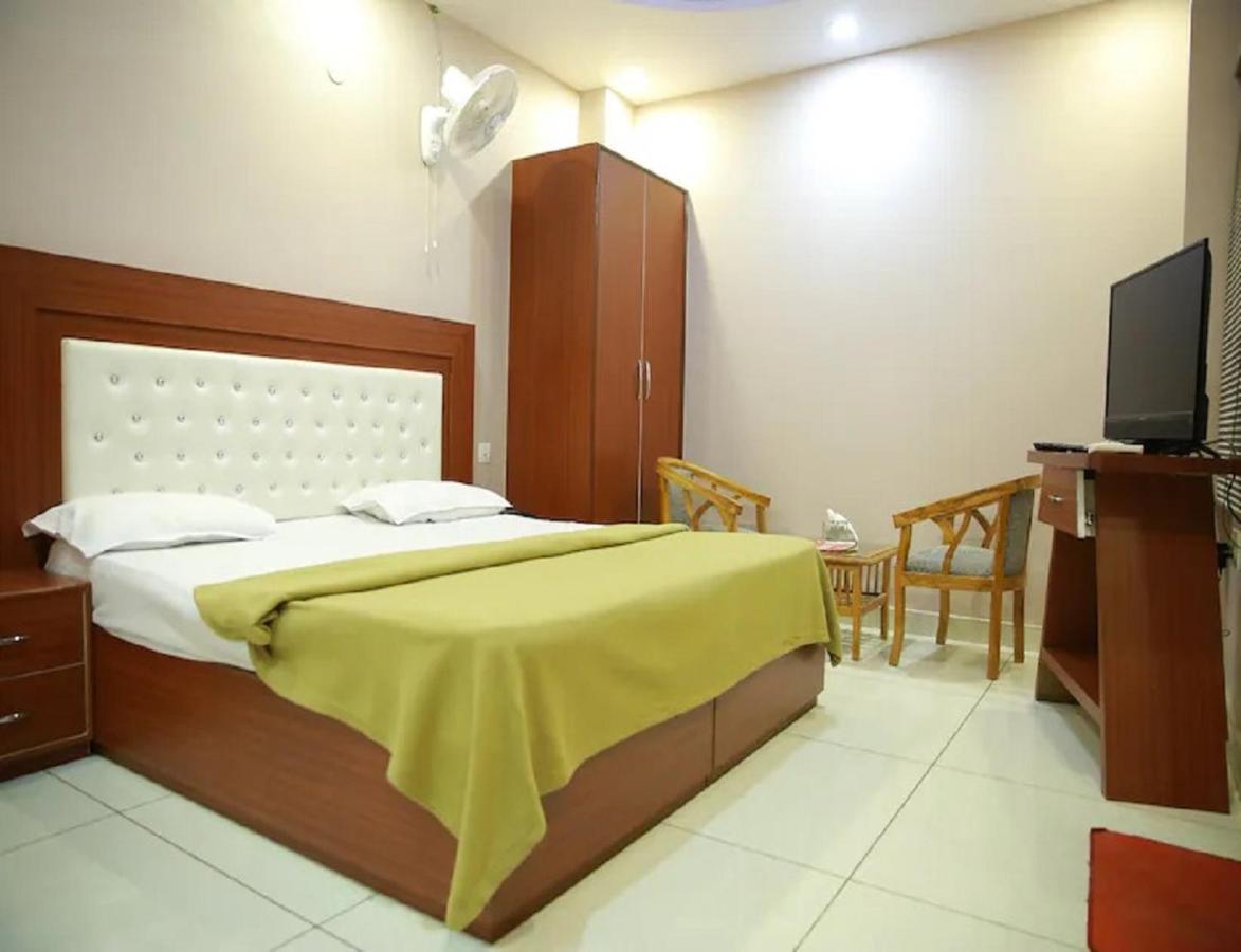 Hotel Kings, Rohtak Bagian luar foto