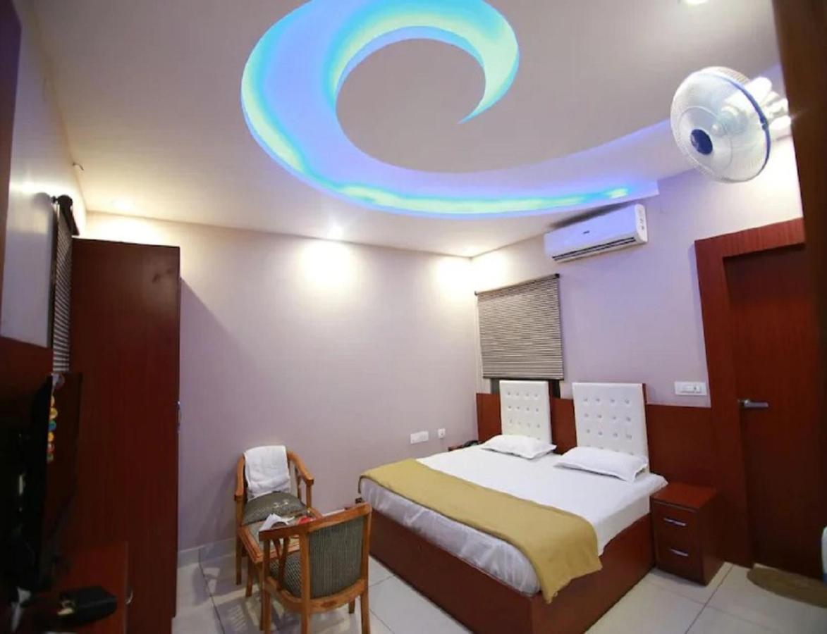 Hotel Kings, Rohtak Bagian luar foto