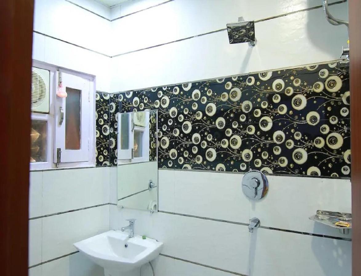 Hotel Kings, Rohtak Bagian luar foto