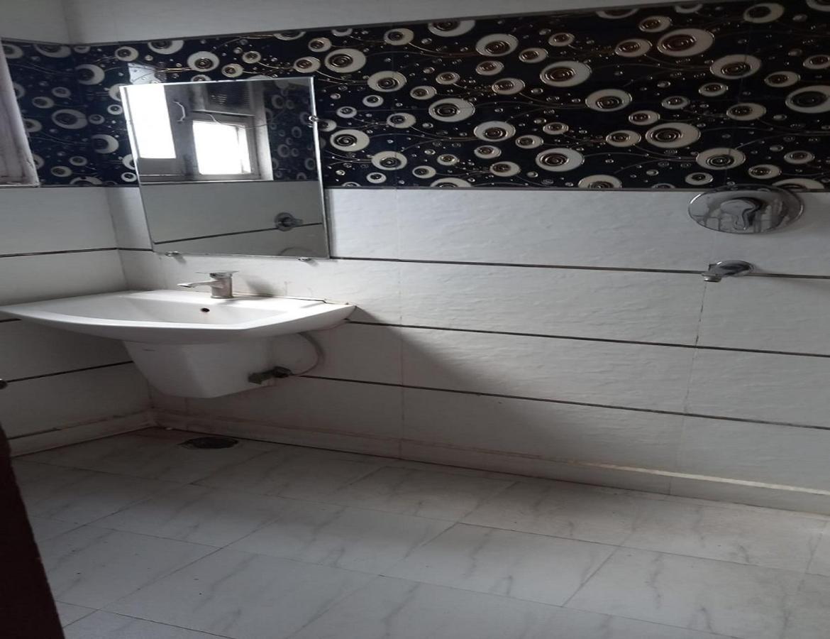 Hotel Kings, Rohtak Bagian luar foto