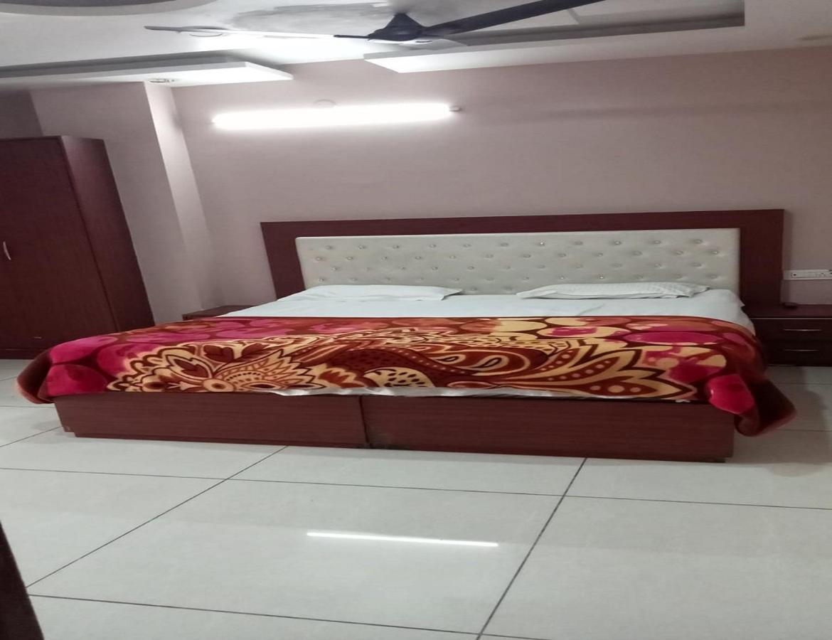 Hotel Kings, Rohtak Bagian luar foto